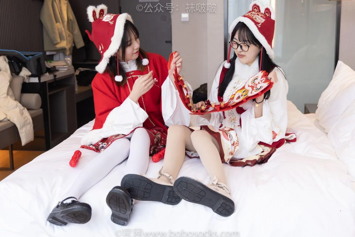 [BoBoSocks袜啵啵]NO.054 小甜豆与稚予-给大家拜年啦 [139P]插图2